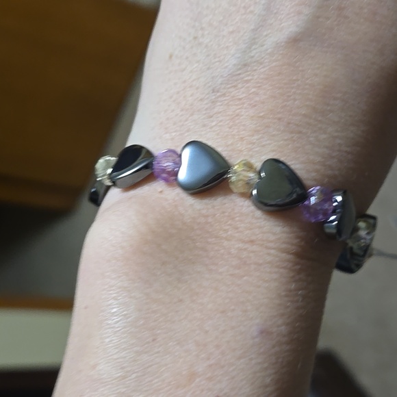 Handmade Stretch Bracelet with Natural Gemstone and Heart Beads. D126 - Picture 2 of 3